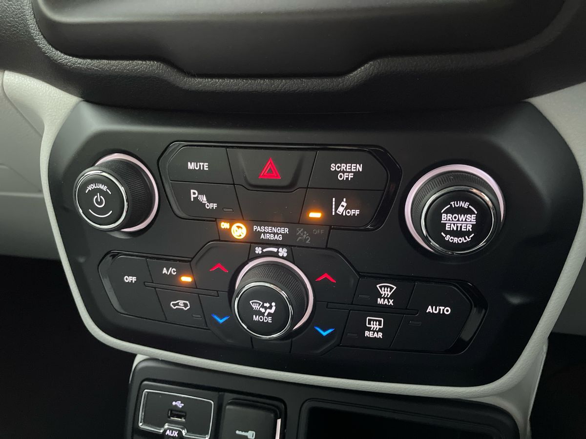 Used Jeep Renegade 2020 for sale - 76873032: Photo 26