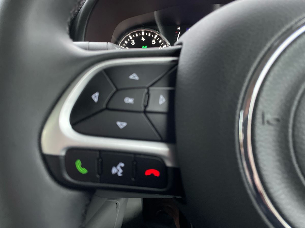 Used Jeep Renegade 2020 for sale - 76873032: Photo 35