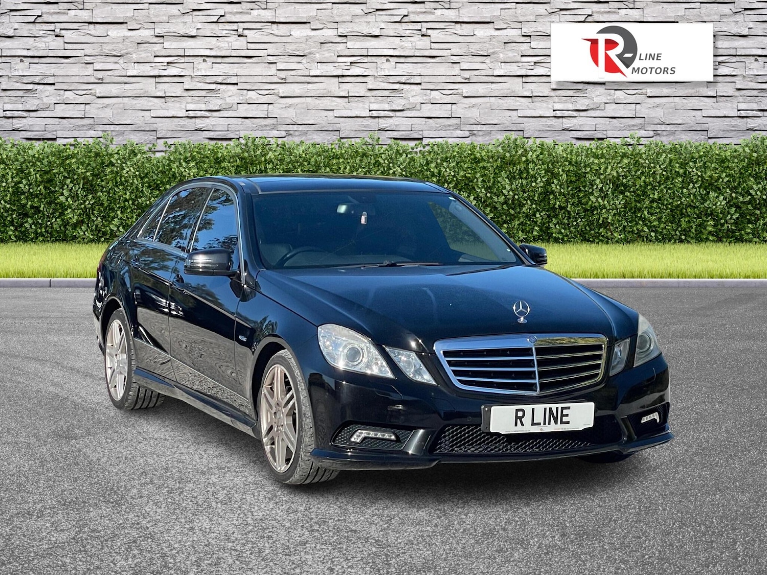 Used Mercedes-Benz E Class 2009 for sale - 76989019: Photo 2