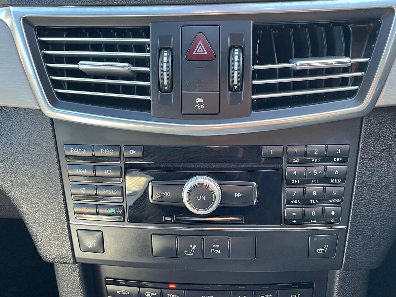 Used Mercedes-Benz E Class 2009 for sale - 76989019: Photo 37