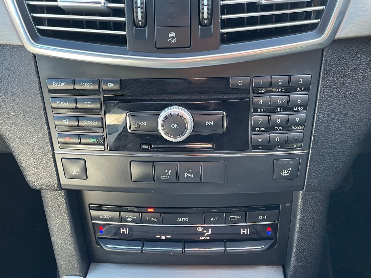 Used Mercedes-Benz E Class 2009 for sale - 76989019: Photo 45