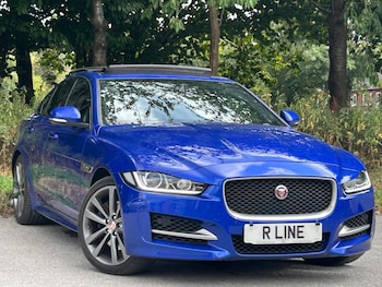 Used Jaguar XE 2018 for sale - 79540285: Photo