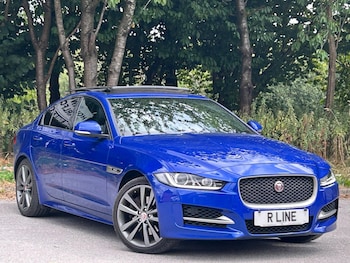 Used Jaguar XE 2018 for sale - 79540285: Photo
