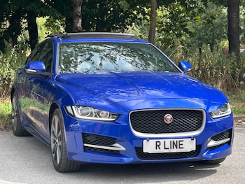 Used Jaguar XE 2018 for sale - 79540285: Photo