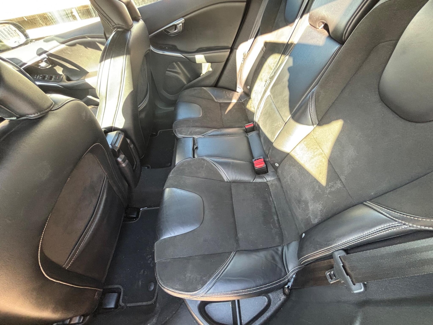 Used Volvo V40 for sale - 77737218: Photo 31