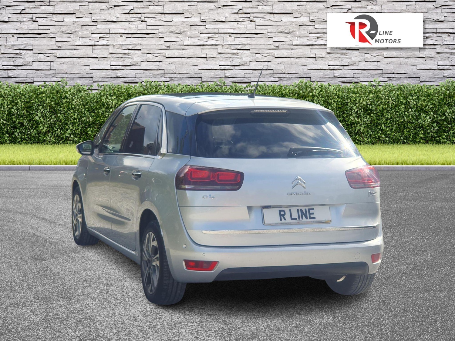 Used Citroen C4 Picasso 2013 for sale - 76988546: Photo 11