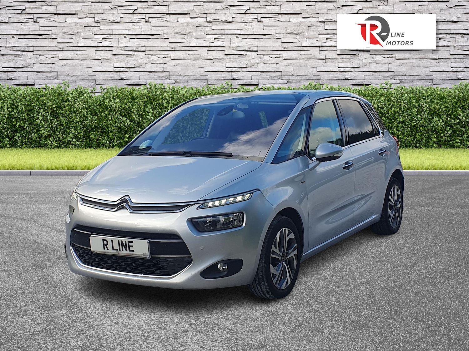 Used Citroen C4 Picasso 2013 for sale - 76988546: Photo 5