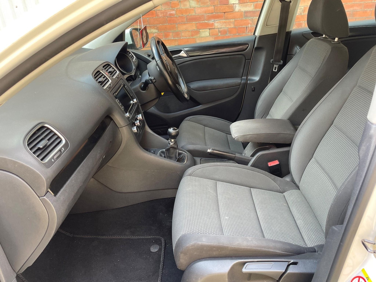 Used Volkswagen Golf 2010 for sale - 76349416: Photo 14