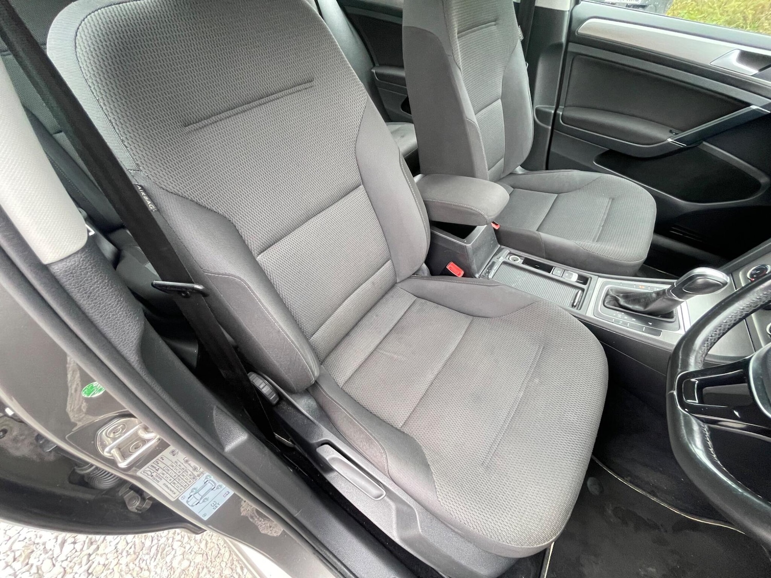 Used Volkswagen Golf 2016 for sale - 76270260: Photo 27