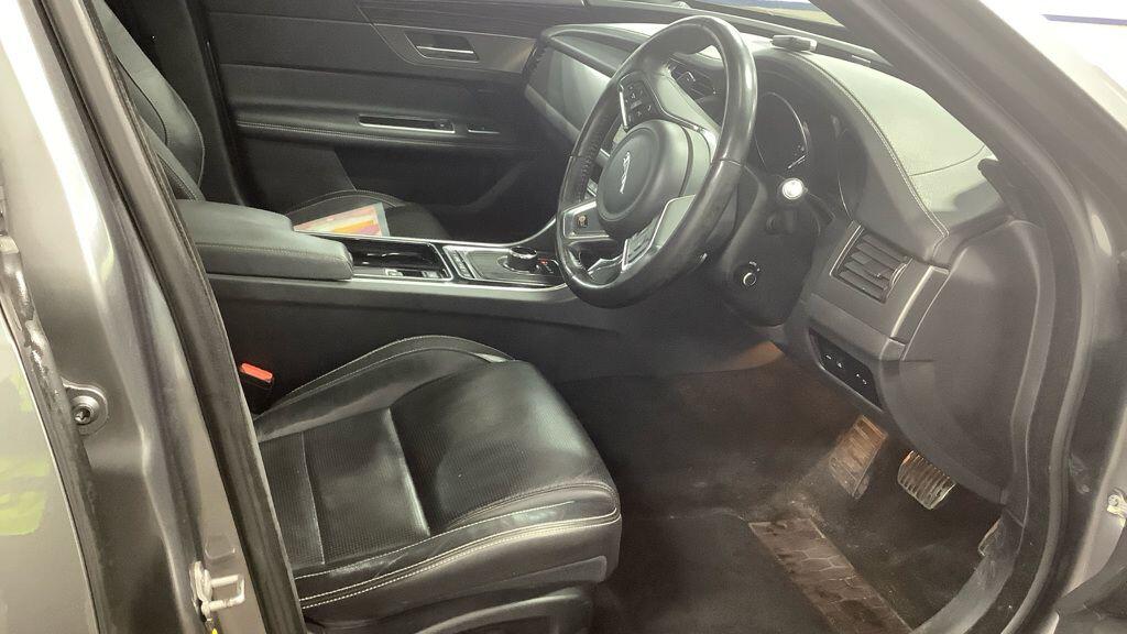 Used Jaguar XF 2016 for sale - 77376168: Photo 10