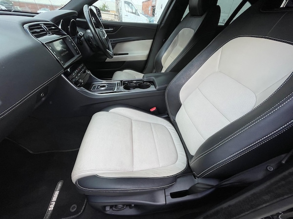 Used Jaguar XE 2016 for sale - 76227521: Photo 18