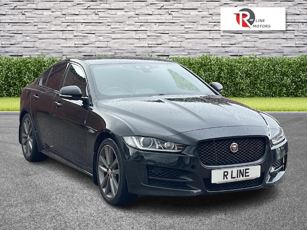 Used Jaguar XE 2016 for sale - 76227521: Photo 2