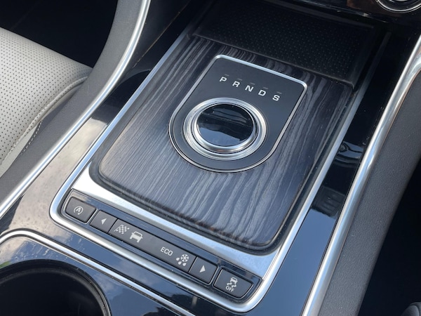 Used Jaguar XE 2016 for sale - 76227521: Photo 34