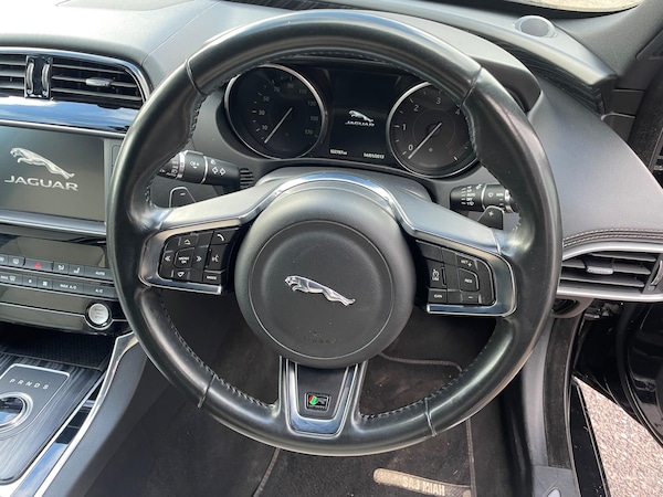 Used Jaguar XE 2016 for sale - 76227521: Photo 36