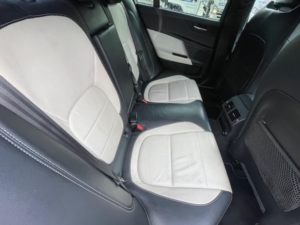 Used Jaguar XE 2016 for sale - 76227521: Photo 46