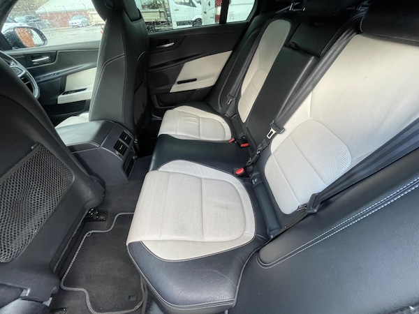 Used Jaguar XE 2016 for sale - 76227521: Photo 49