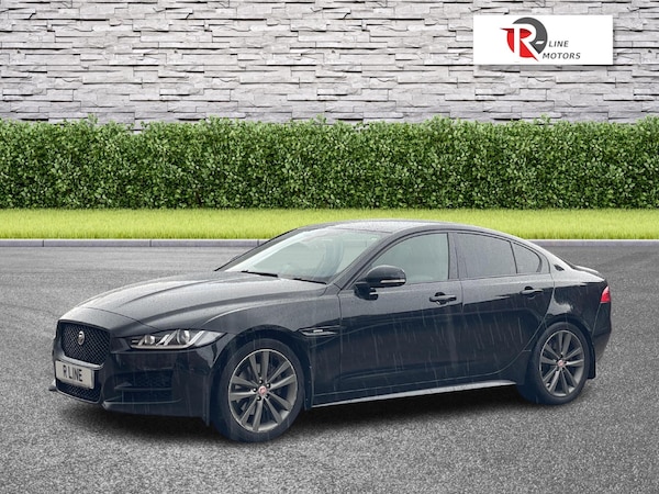 Used Jaguar XE 2016 for sale - 76227521: Photo 4
