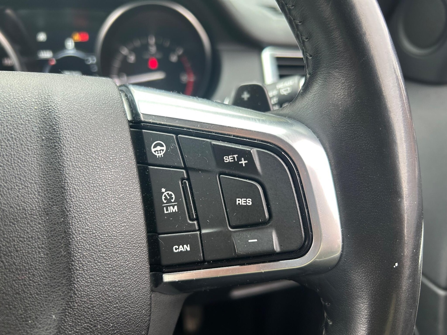 Used Land Rover Discovery Sport 2018 for sale - 77484109: Photo 61