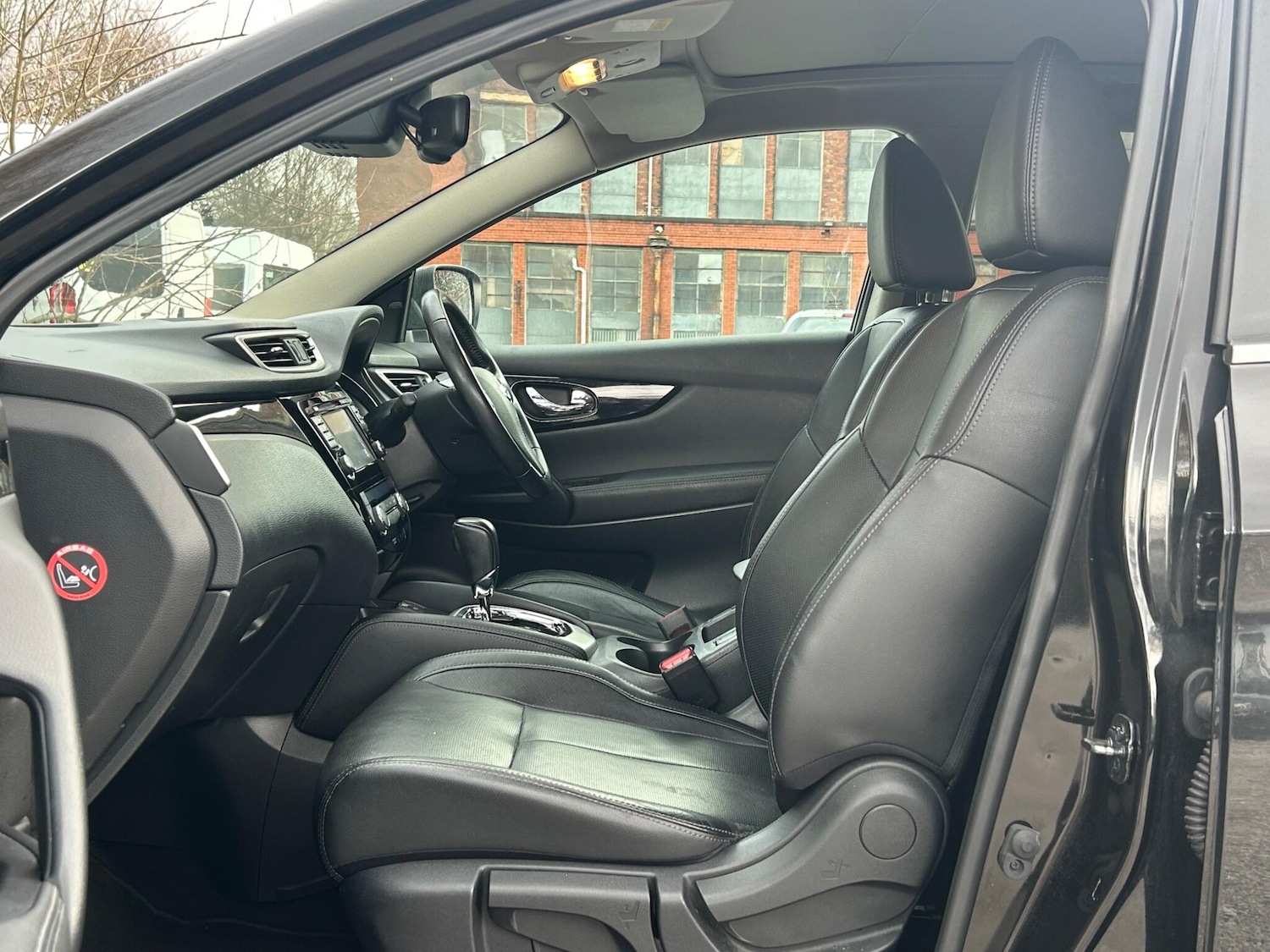 Used Nissan Qashqai 2015 for sale - 77637613: Photo 17