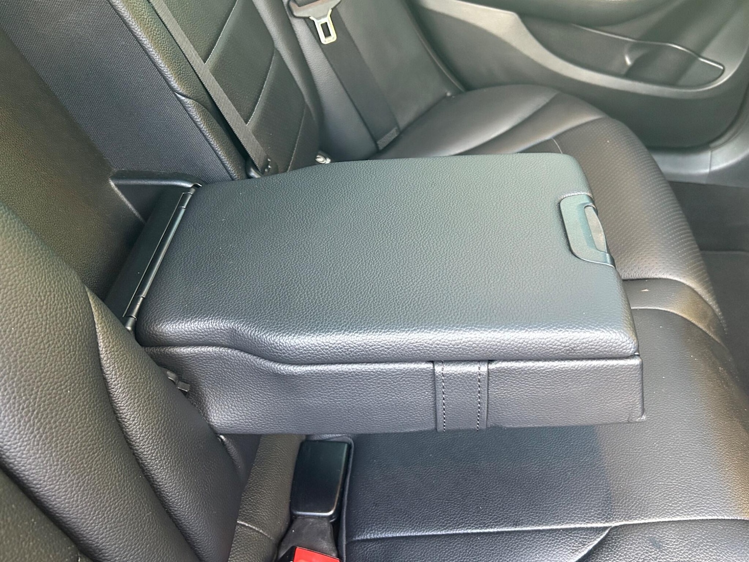 Used Mercedes-Benz C Class 2015 for sale - 76446606: Photo 30