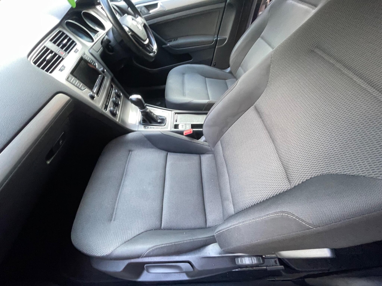 Used Volkswagen Golf 2014 for sale - 76619611: Photo 16