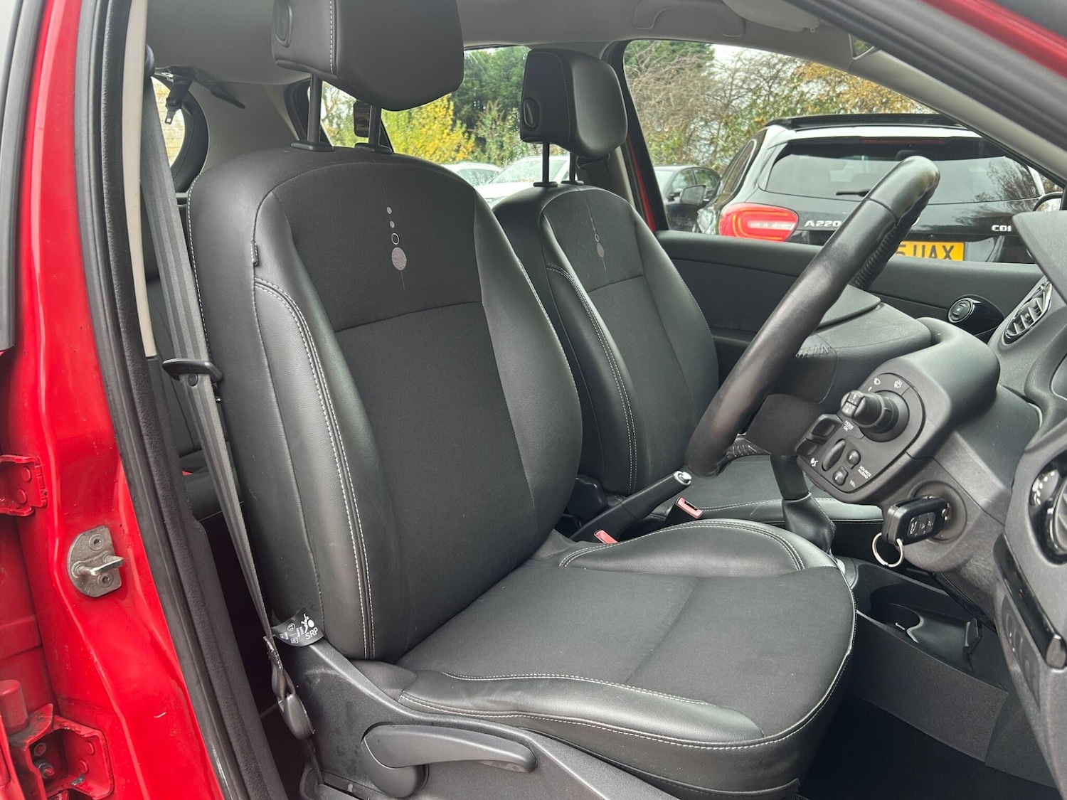 Used Renault Clio 2012 for sale - 76513210: Photo 14