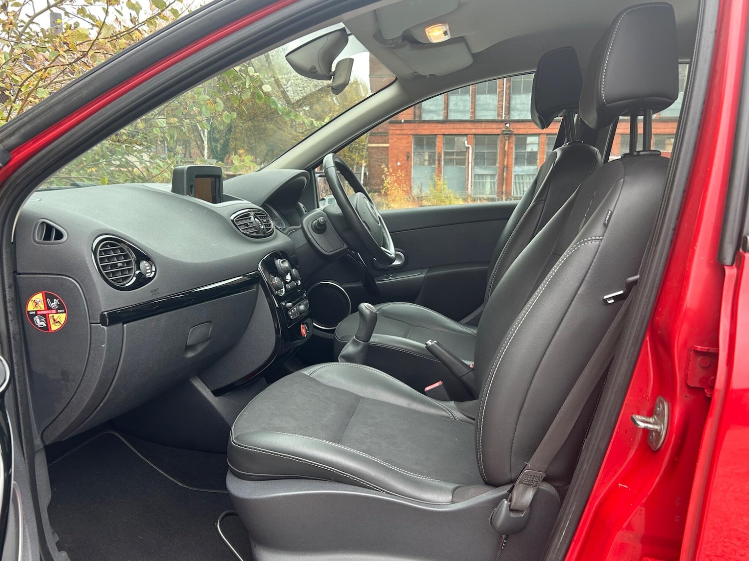 Used Renault Clio 2012 for sale - 76513210: Photo 18