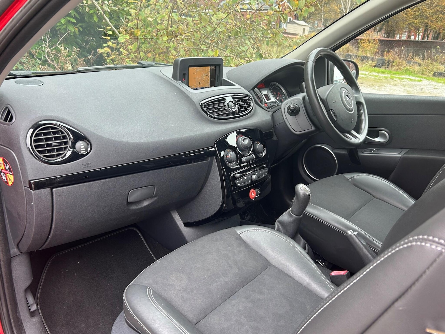 Used Renault Clio 2012 for sale - 76513210: Photo 19