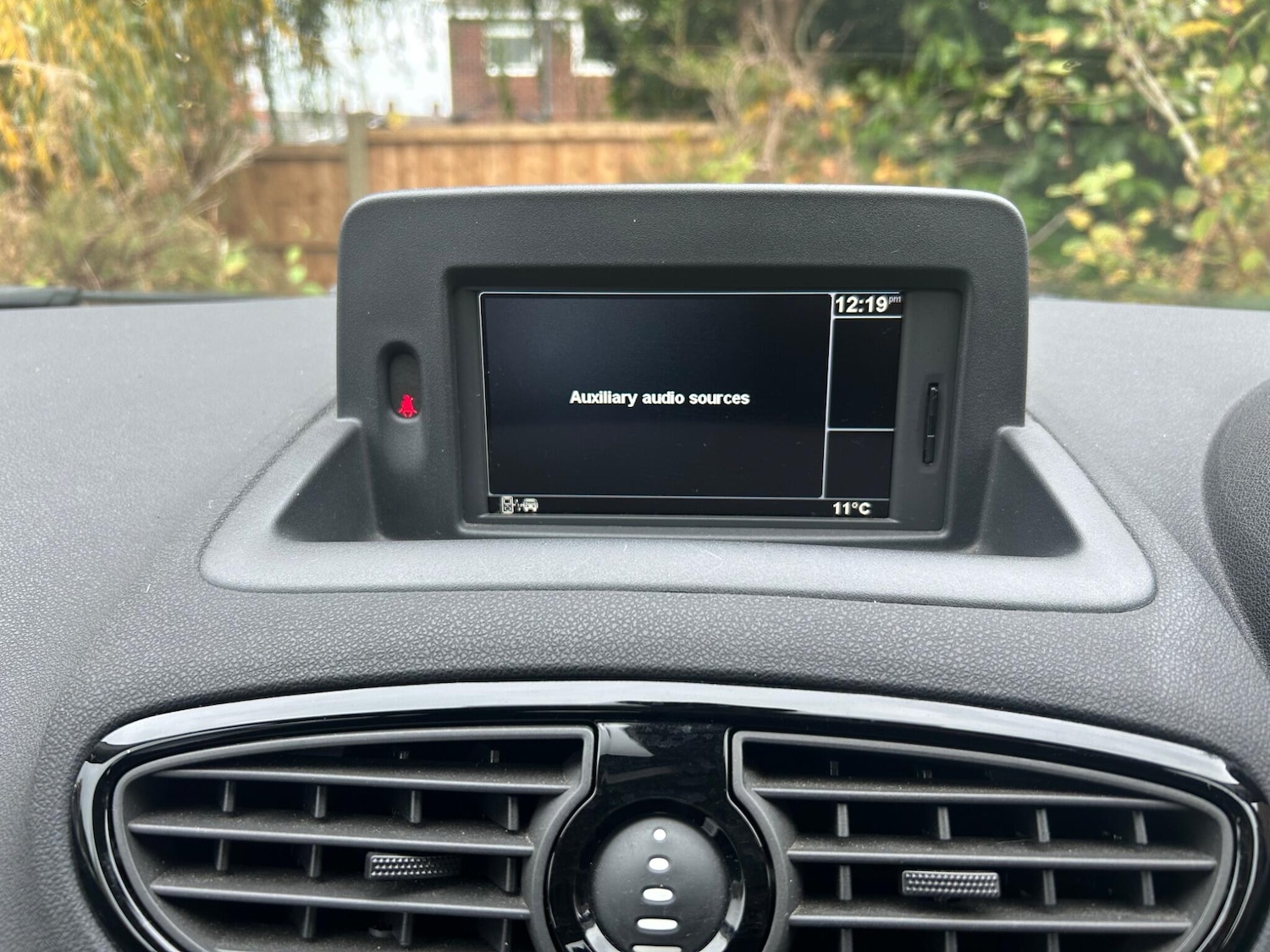 Used Renault Clio 2012 for sale - 76513210: Photo 24