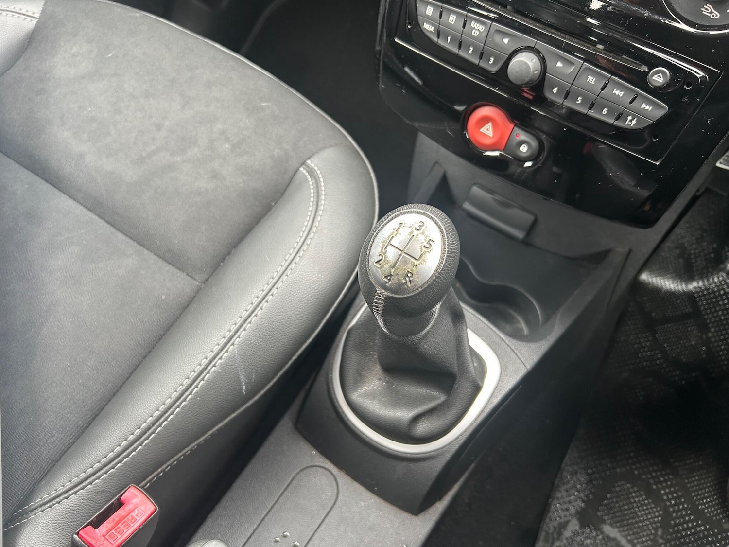 Used Renault Clio 2012 for sale - 76513210: Photo 28