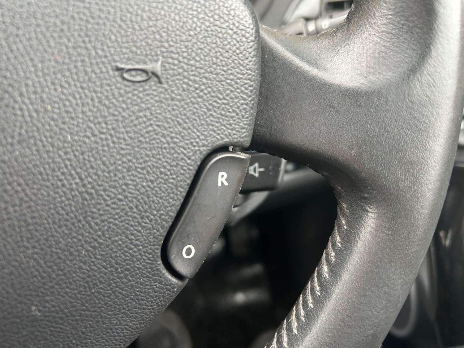 Used Renault Clio 2012 for sale - 76513210: Photo 37