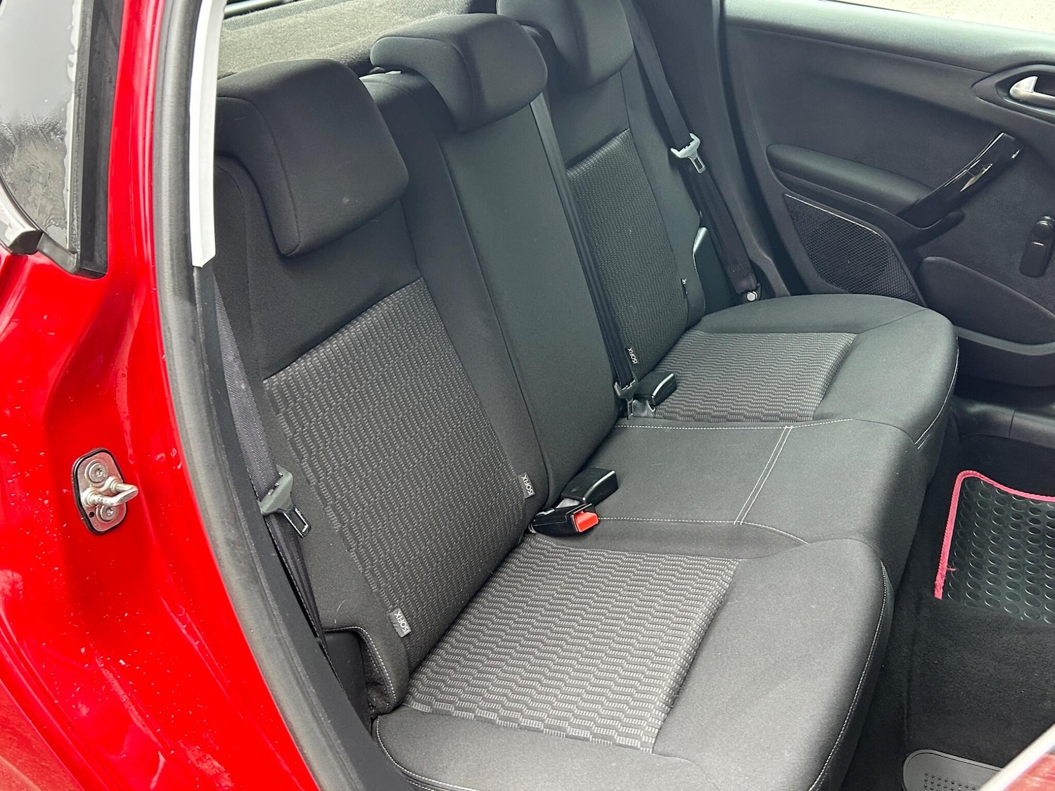 Used Peugeot 208 2018 for sale - 78086058: Photo 30