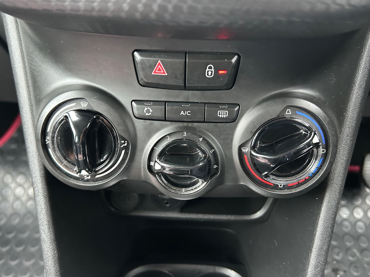 Used Peugeot 208 2018 for sale - 78086058: Photo 41