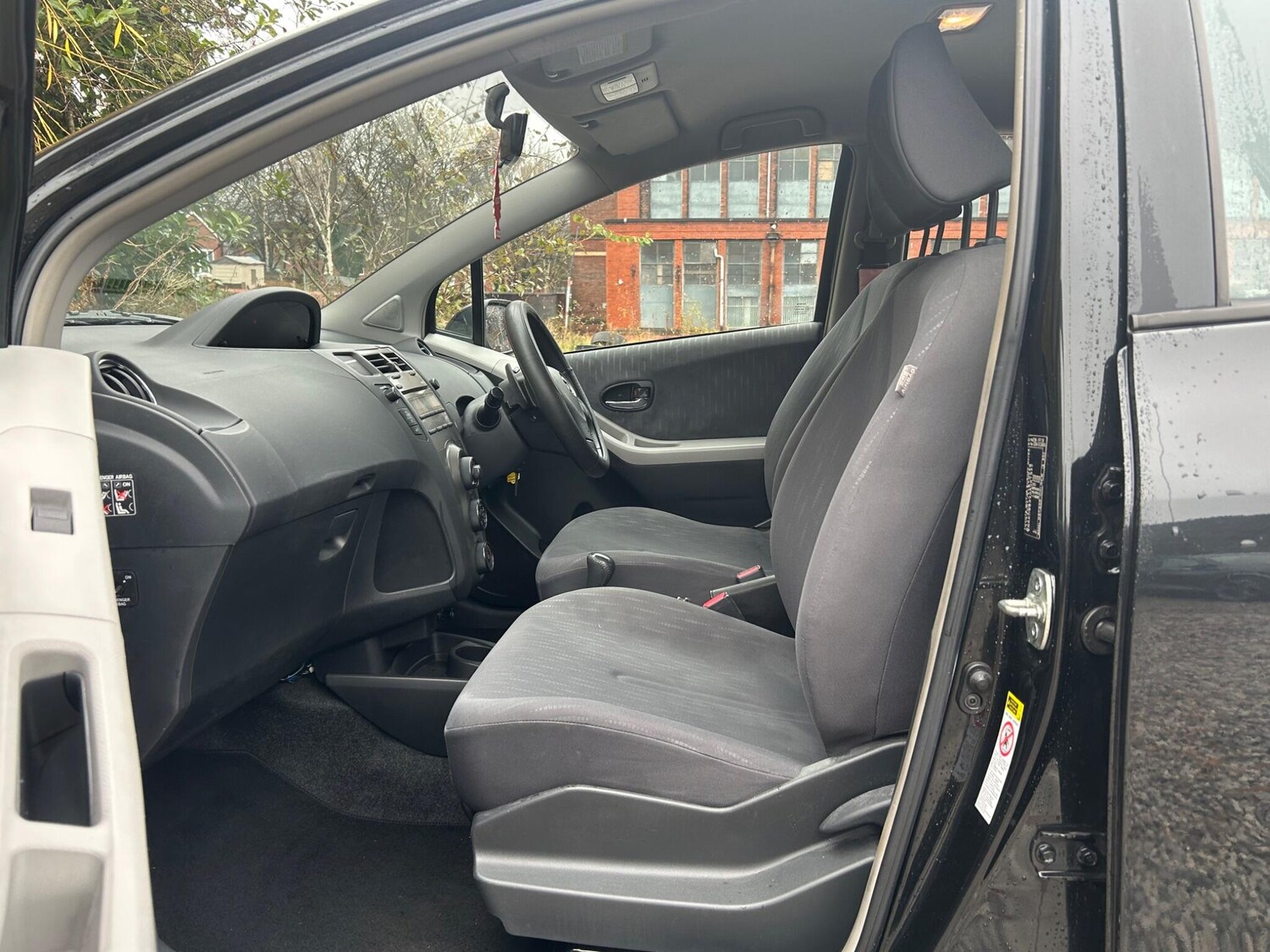 Used Toyota Yaris for sale - 77574624: Photo 18