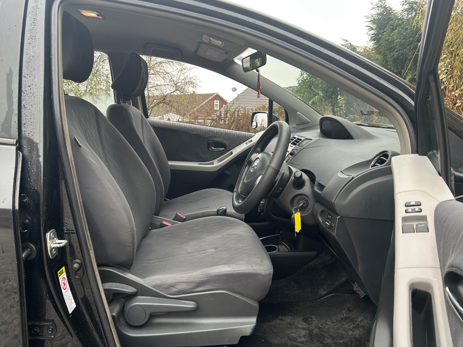 Used Toyota Yaris for sale - 77574624: Photo 29