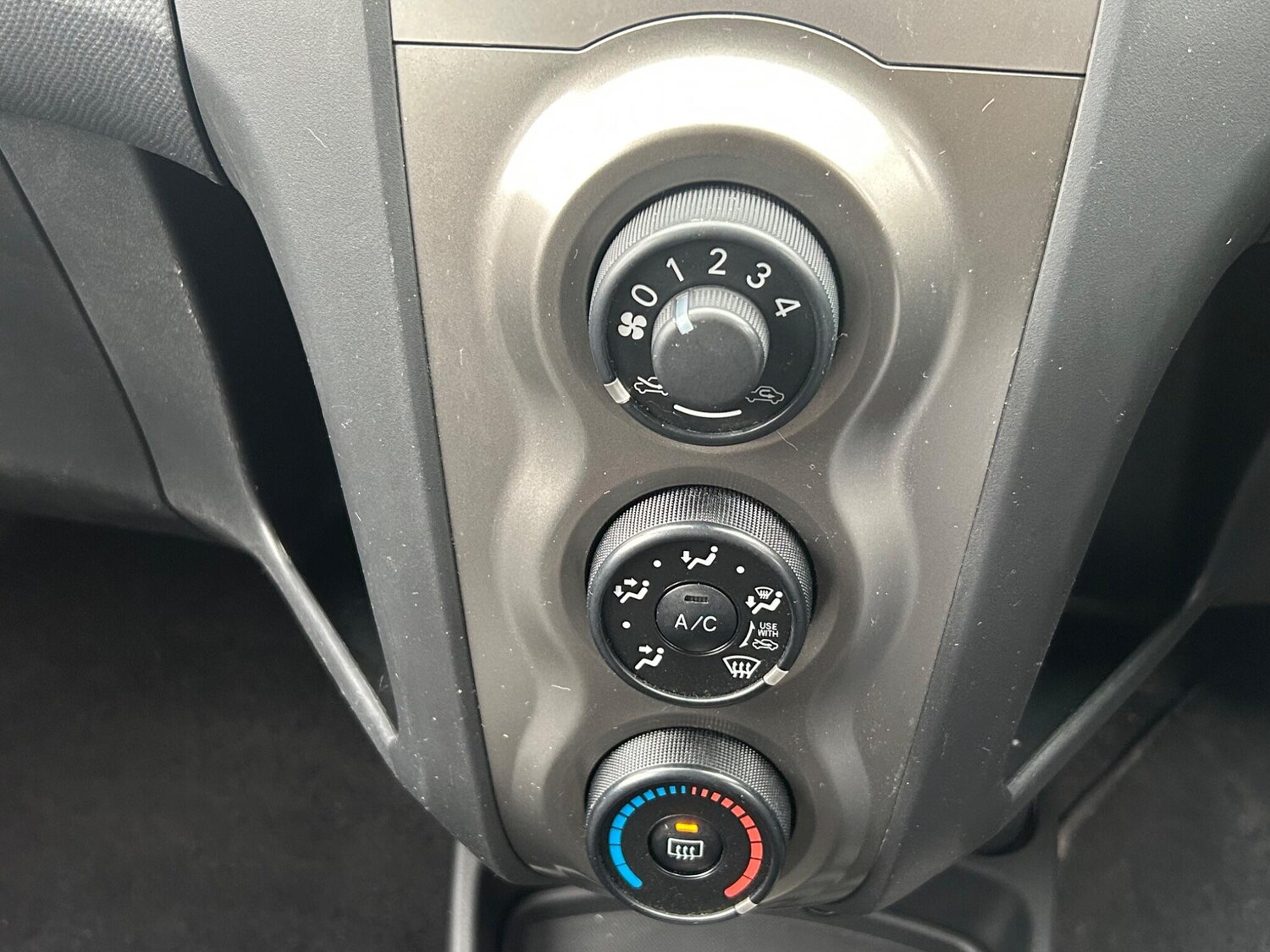 Used Toyota Yaris for sale - 77574624: Photo 37