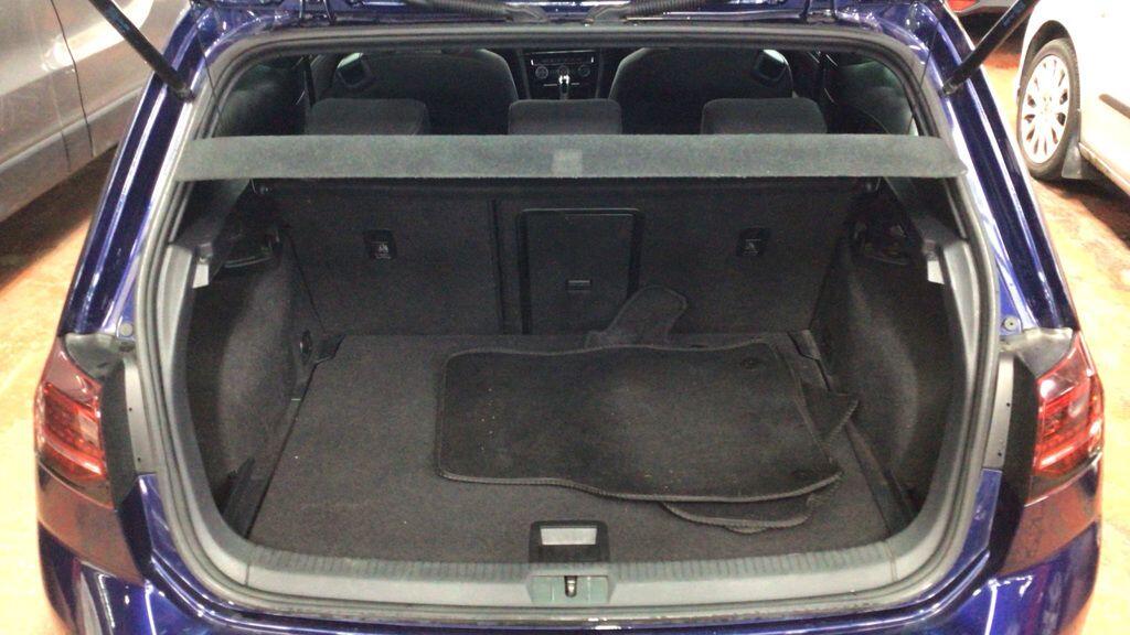 Used Volkswagen Golf 2017 for sale - 76151240: Photo 12