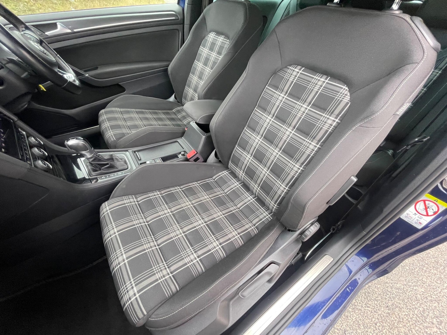 Used Volkswagen Golf 2017 for sale - 76151240: Photo 18