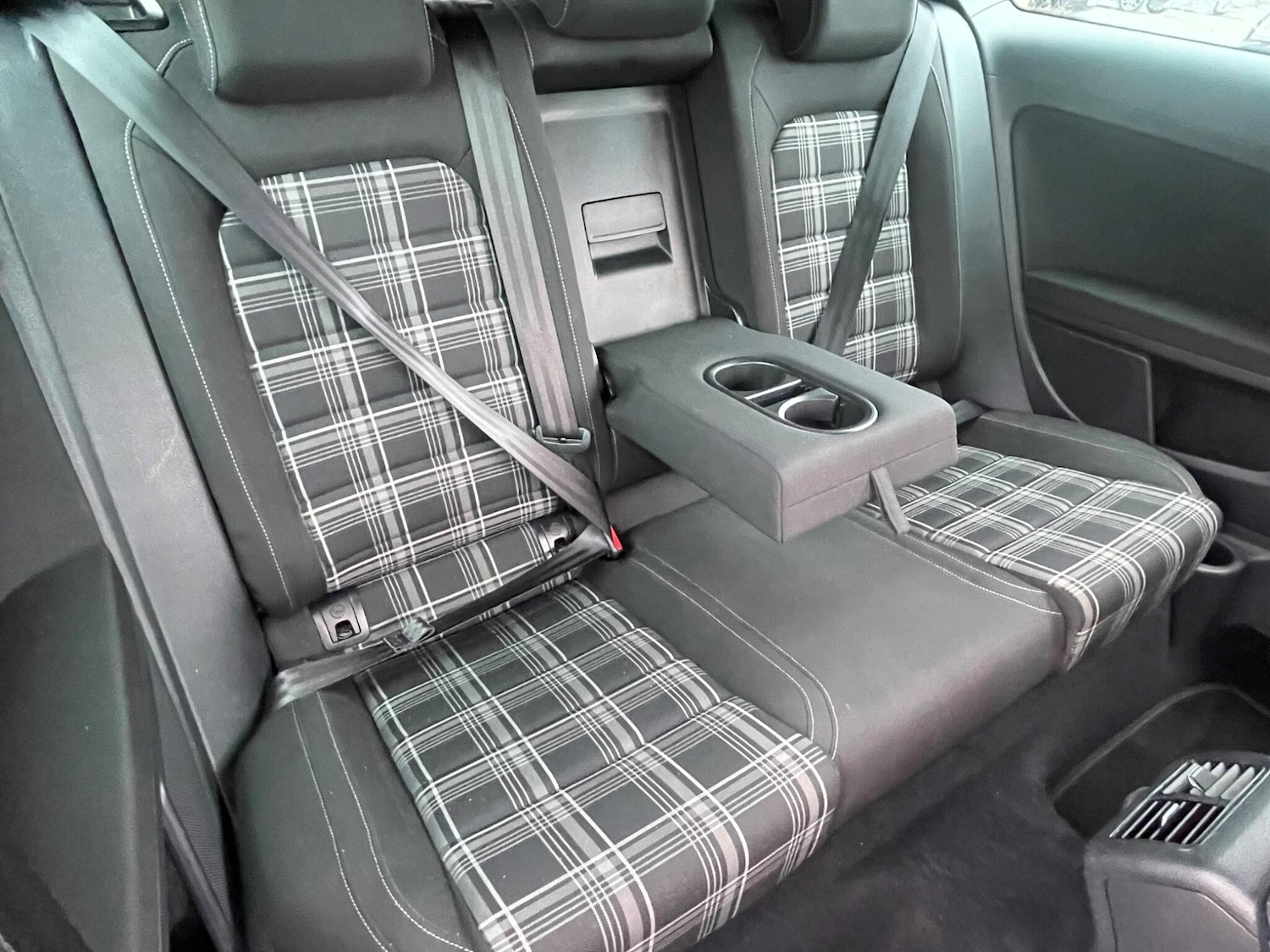 Used Volkswagen Golf 2017 for sale - 76151240: Photo 21