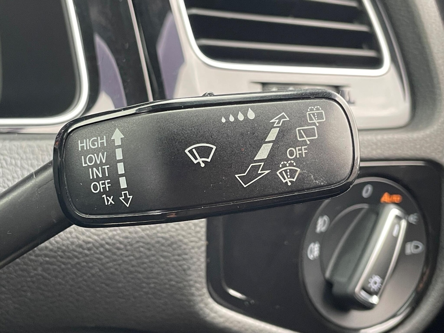 Used Volkswagen Golf 2017 for sale - 76151240: Photo 35