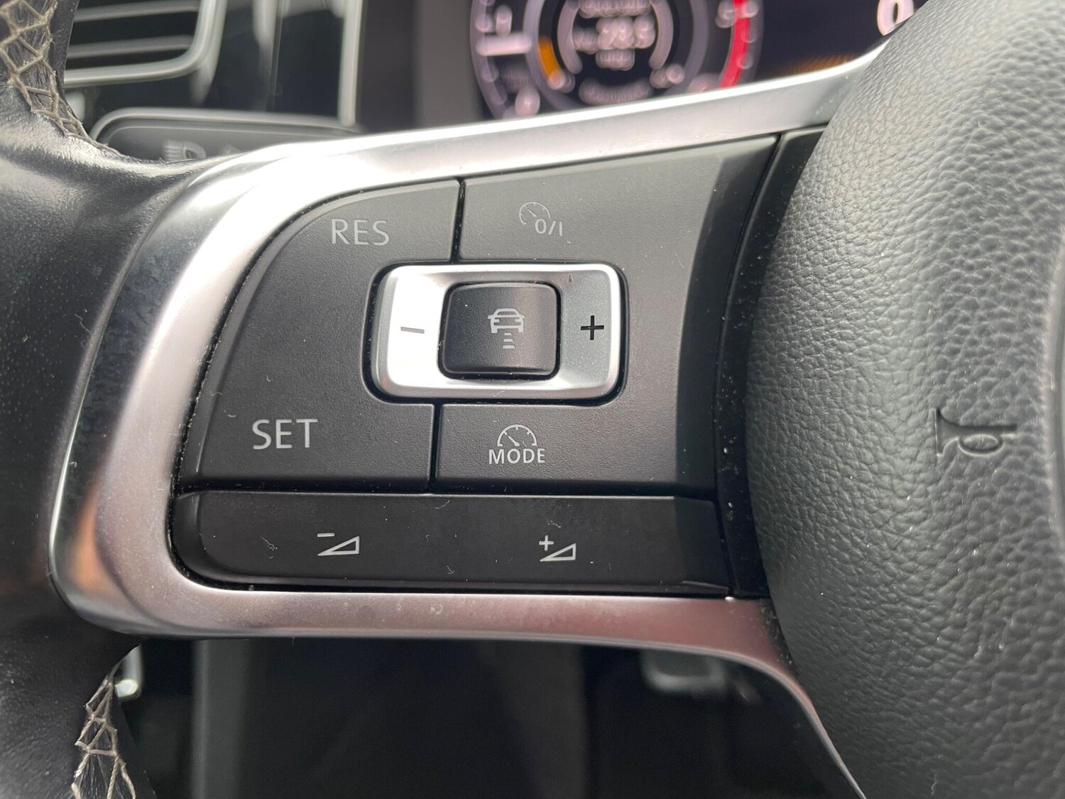 Used Volkswagen Golf 2017 for sale - 76151240: Photo 37