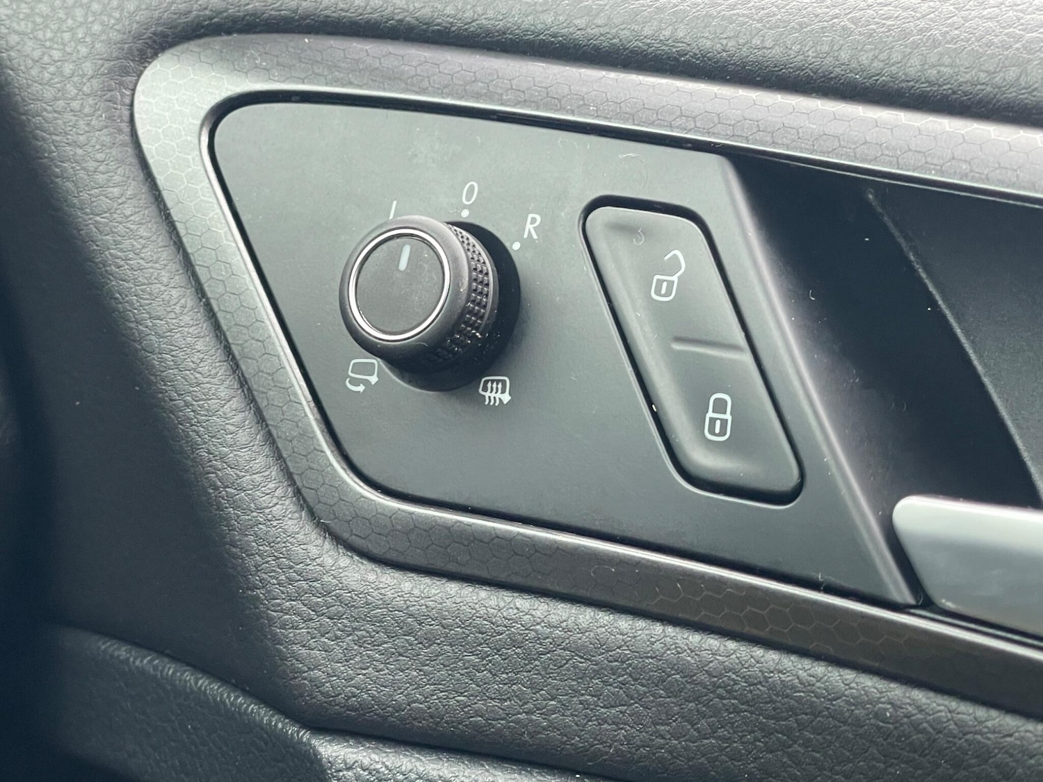 Used Volkswagen Golf 2017 for sale - 76151240: Photo 41