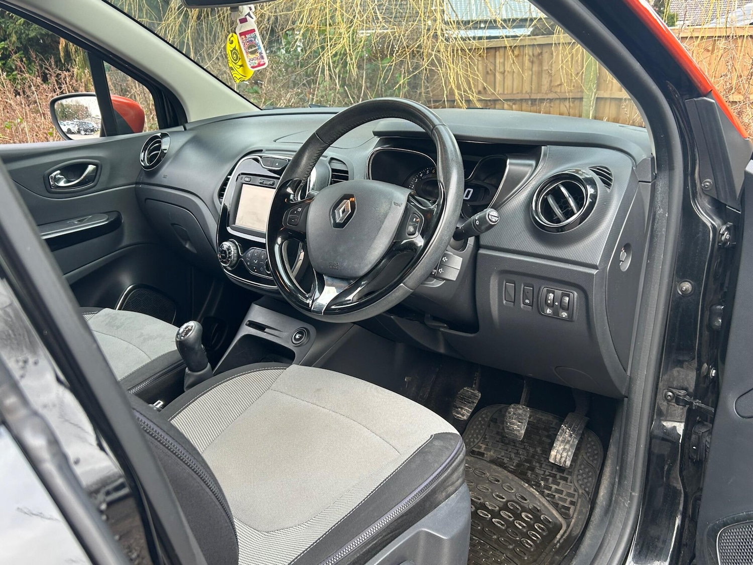 Used Renault Captur 2014 for sale - 77496515: Photo 29