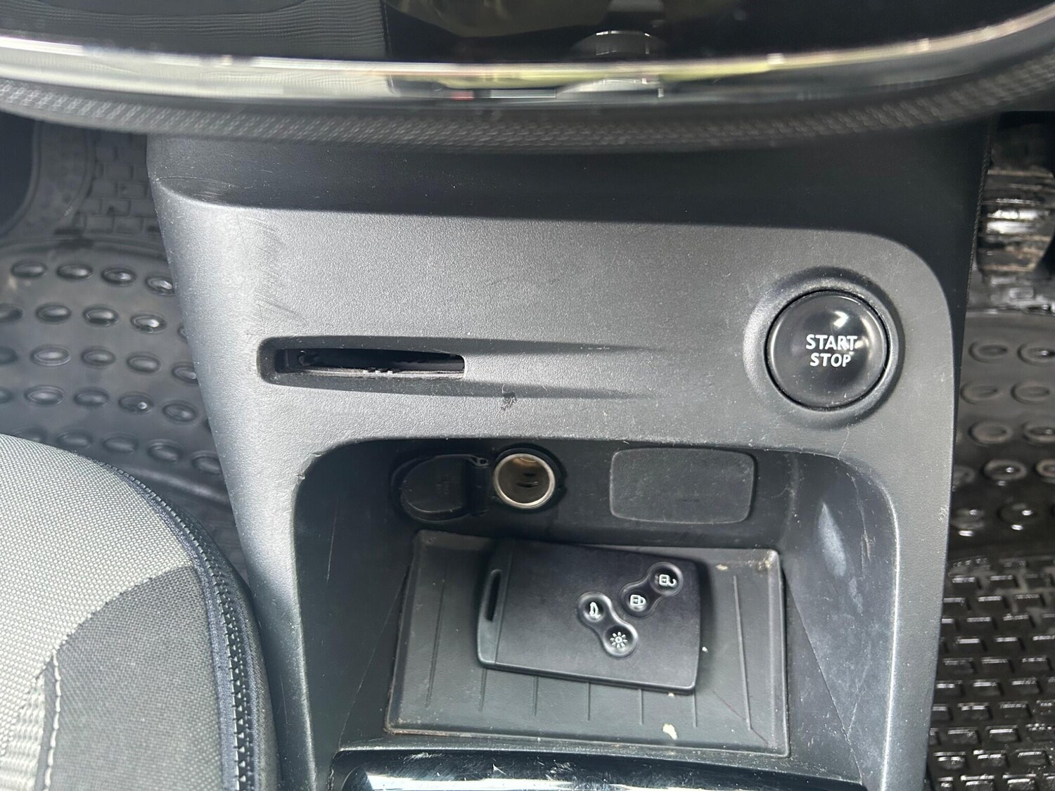 Used Renault Captur 2014 for sale - 77496515: Photo 38