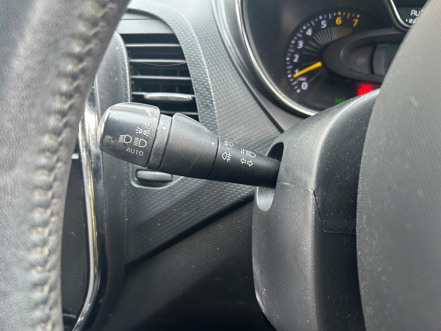 Used Renault Captur 2014 for sale - 77496515: Photo 45