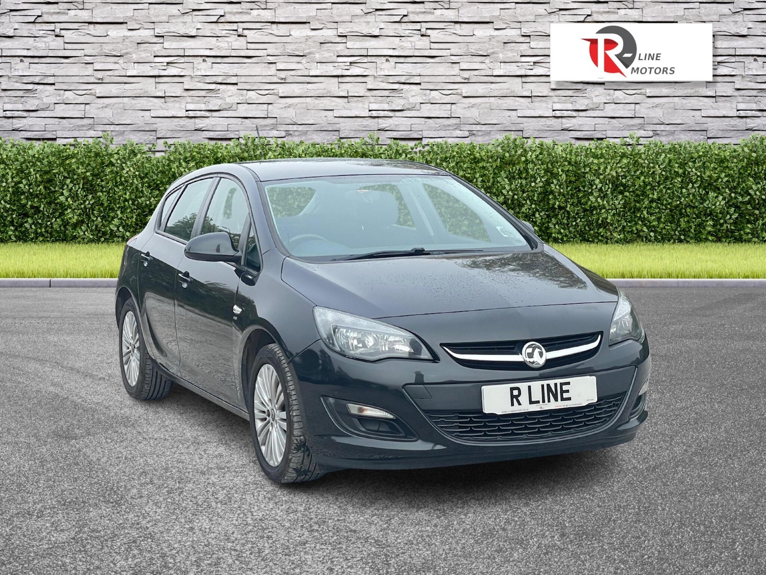 Used Vauxhall Astra 2013 for sale - 76227487: Photo 2