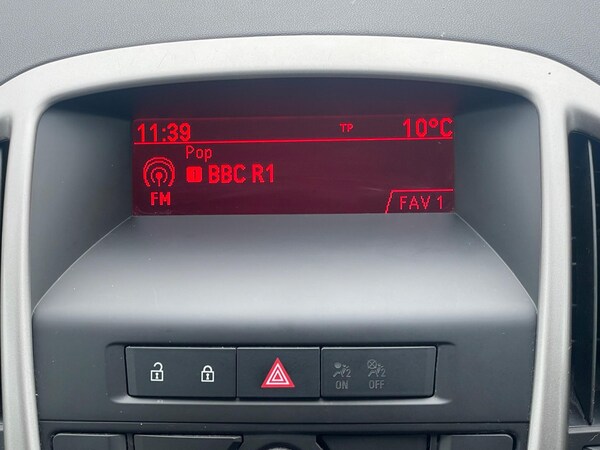Used Vauxhall Astra 2013 for sale - 76227487: Photo 32
