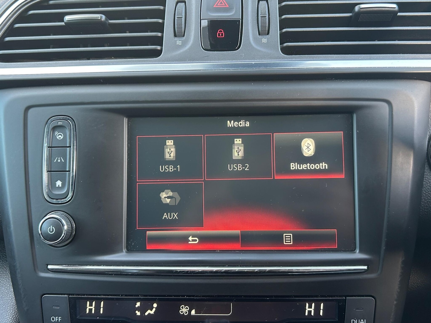 Used Renault Kadjar 2015 for sale - 76645843: Photo 19