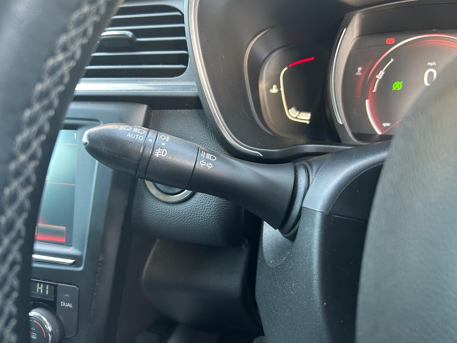 Used Renault Kadjar 2015 for sale - 76645843: Photo 37