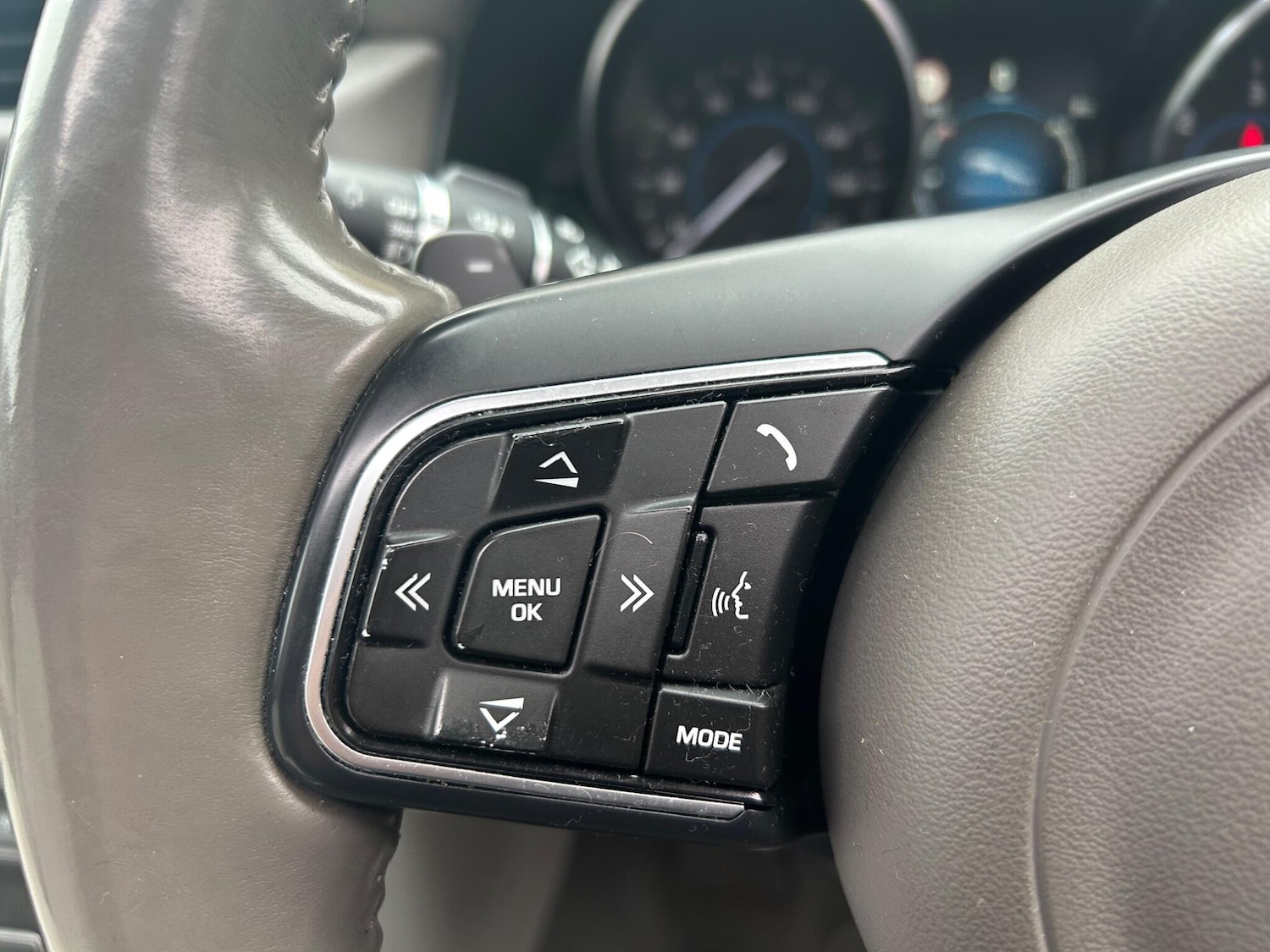 Used Jaguar XF for sale - 77793811: Photo 65